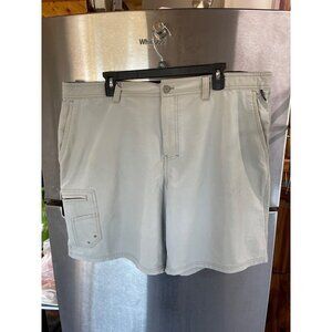 Realtree Fishing Mens XL Cargo Shorts Nylon/Polyester Light‎ Grey